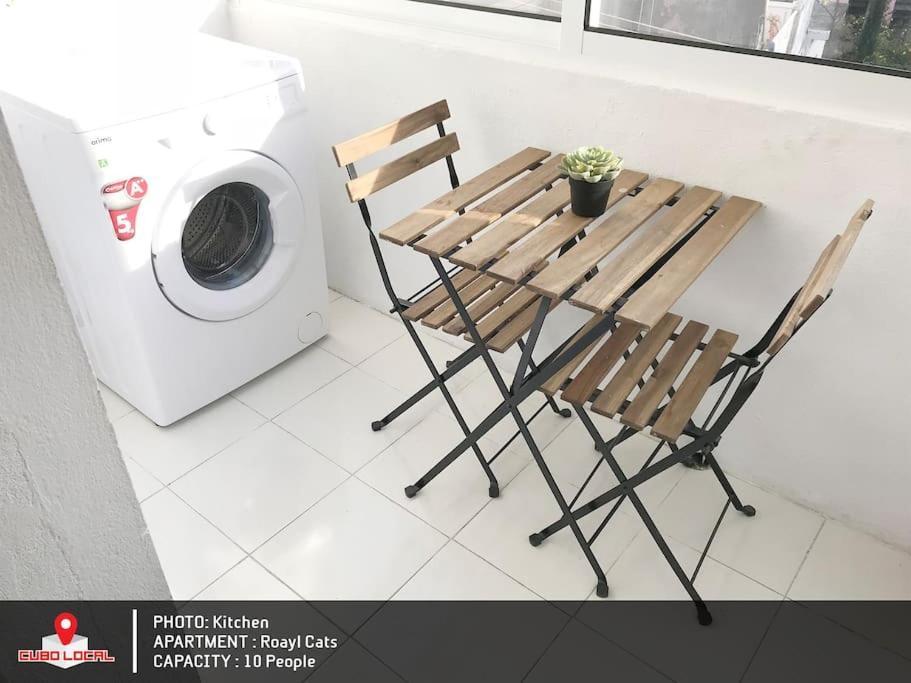 Royal Cats Apartment Порто Екстериор снимка